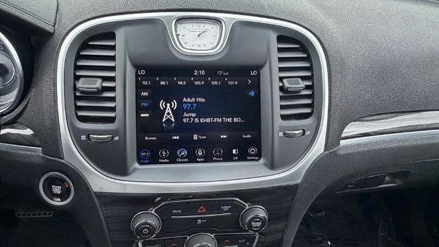 2019 Chrysler 300 Touring