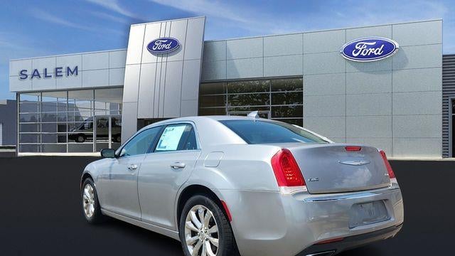 2015 Chrysler 300 Limited