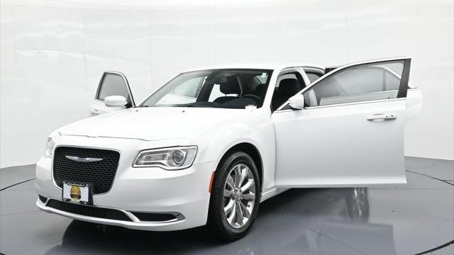 2022 Chrysler 300 Touring