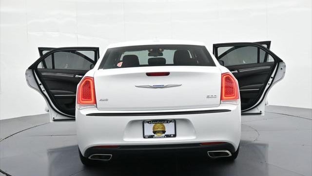 2022 Chrysler 300 Touring