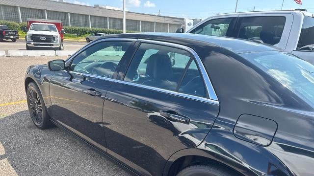 2014 Chrysler 300 Base