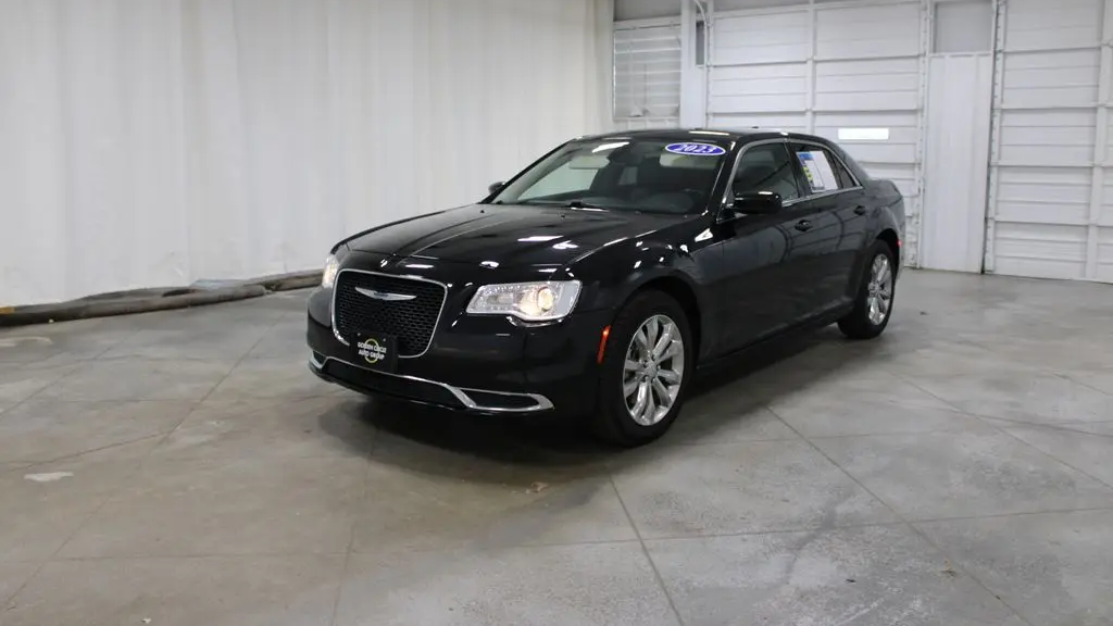 2023 Chrysler 300 Touring