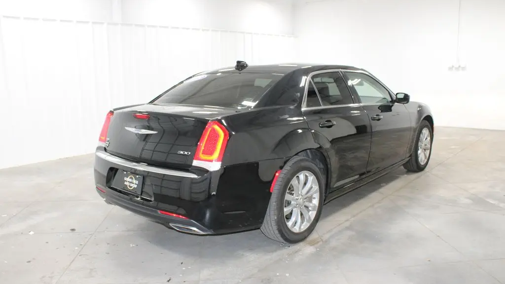 2023 Chrysler 300 Touring