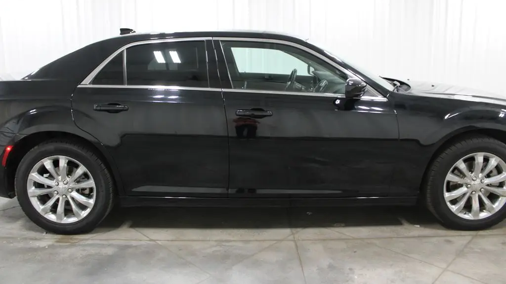 2023 Chrysler 300 Touring