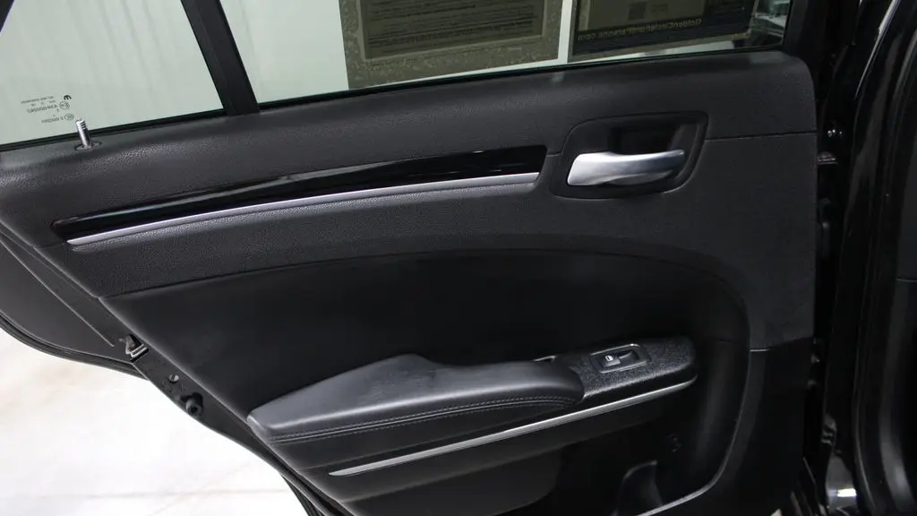 2023 Chrysler 300 Touring
