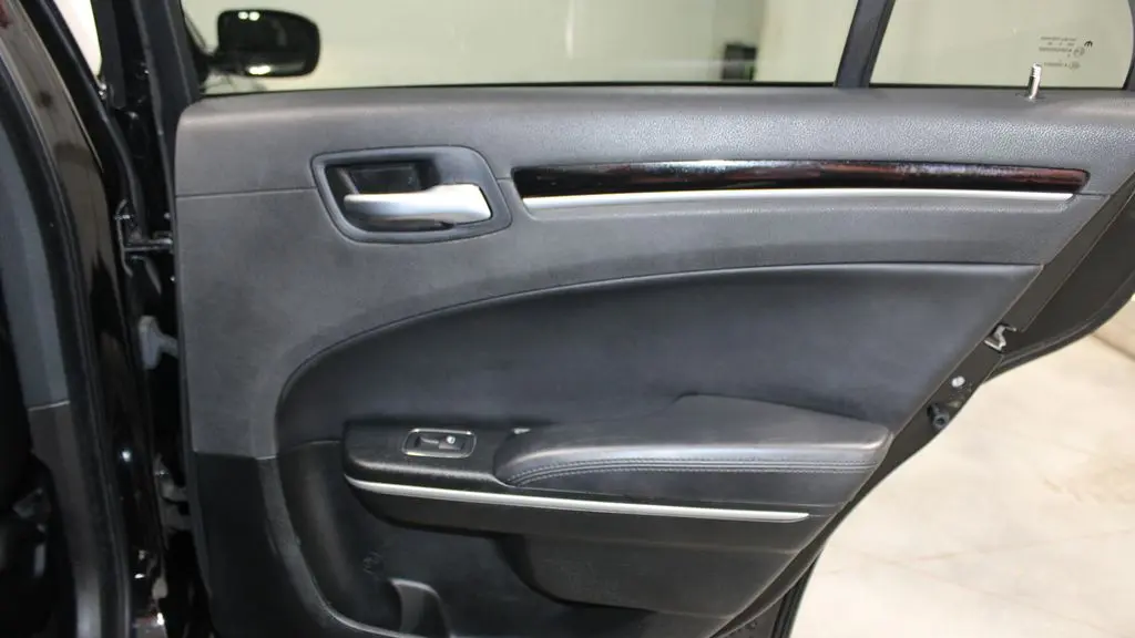 2023 Chrysler 300 Touring