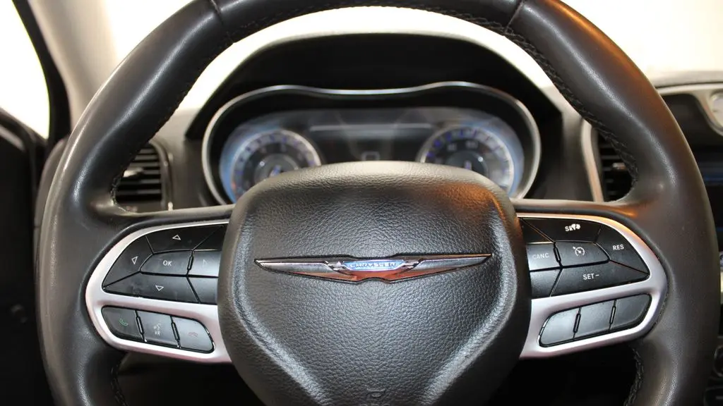 2023 Chrysler 300 Touring