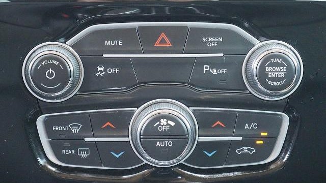 2023 Chrysler 300 Touring L