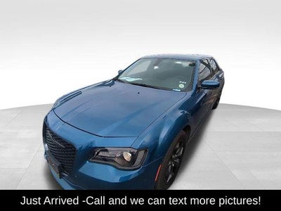 2022 Chrysler 300 AWD Touring L 4DR Sedan