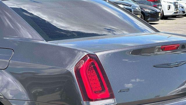 2022 Chrysler 300 Touring L
