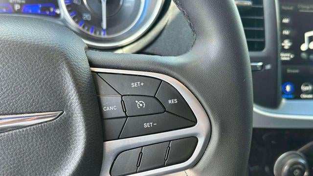 2022 Chrysler 300 Touring L