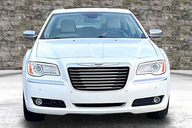 2013 Chrysler 300 C Luxury Series — photo 1 of 12