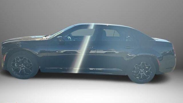 2023 Chrysler 300 Touring L