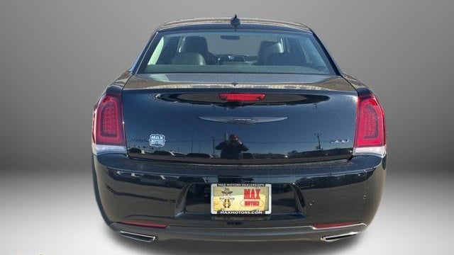 2023 Chrysler 300 Touring L