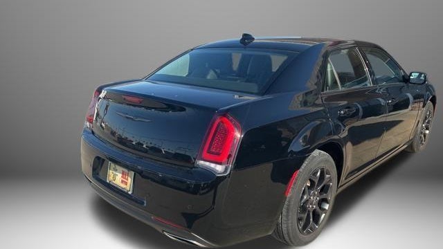 2023 Chrysler 300 Touring L