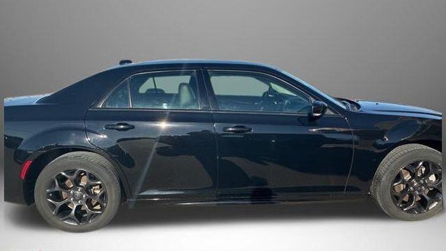 2023 Chrysler 300 Touring L