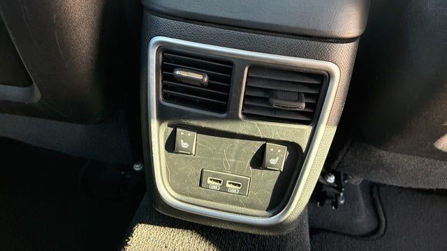 2023 Chrysler 300 Touring L