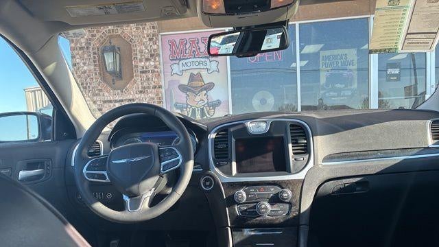 2023 Chrysler 300 Touring L