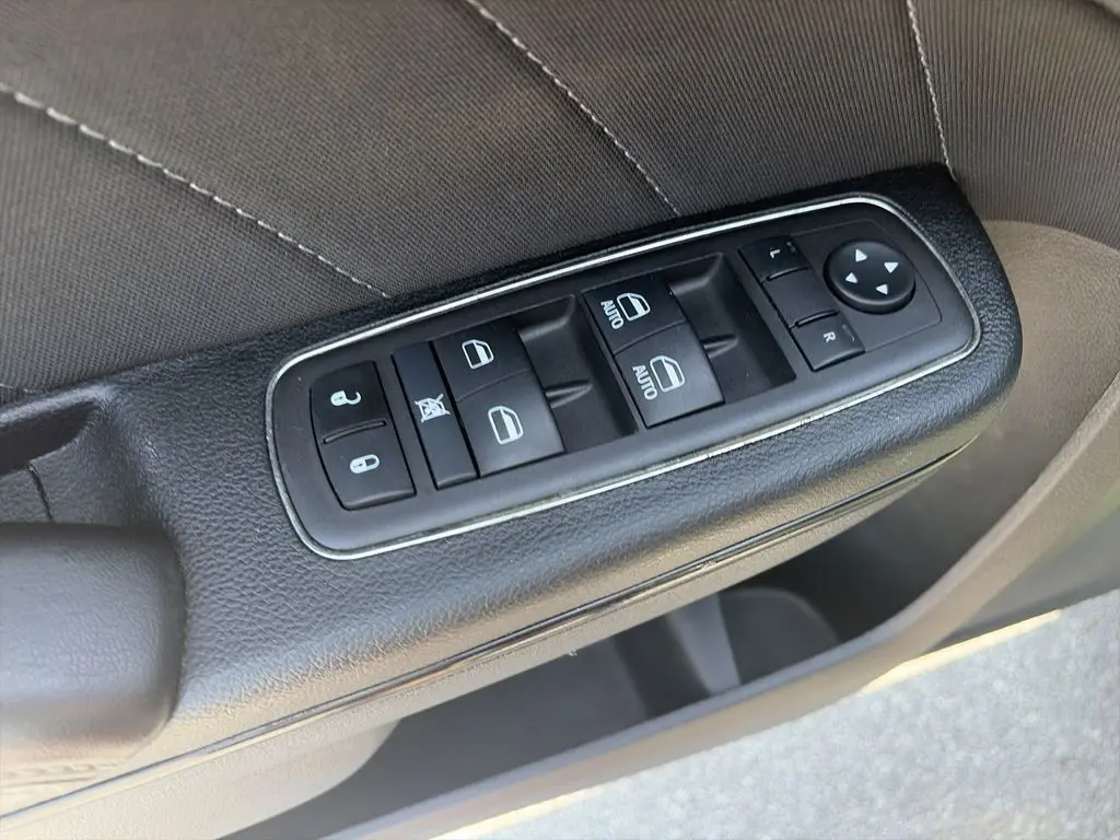 2023 Dodge Charger - $29,960