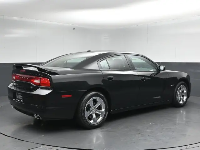 2013 Dodge Charger - $13,999