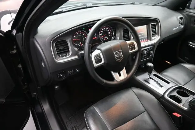2013 Dodge Charger - $13,999