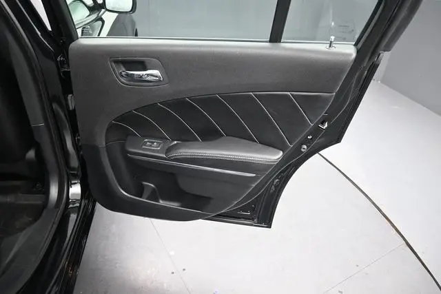 2013 Dodge Charger - $13,999