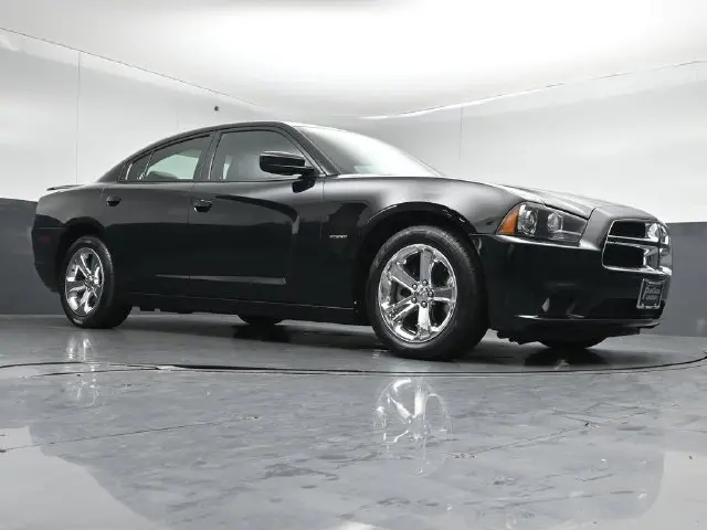 2013 Dodge Charger - $13,999