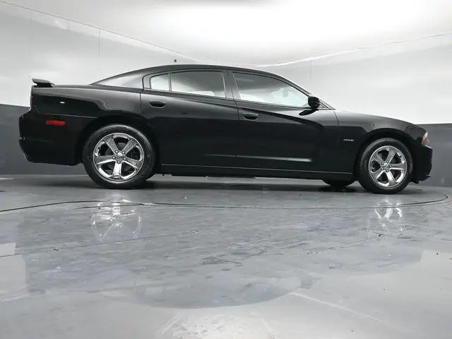 2013 Dodge Charger - $13,999