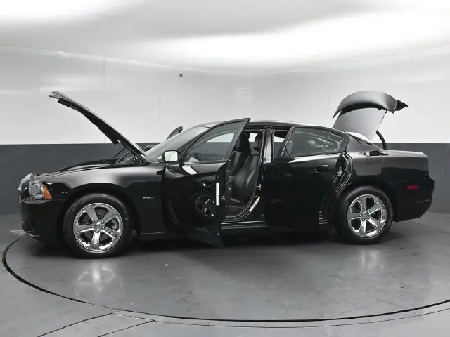 2013 Dodge Charger - $13,999