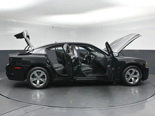 2013 Dodge Charger - $13,999
