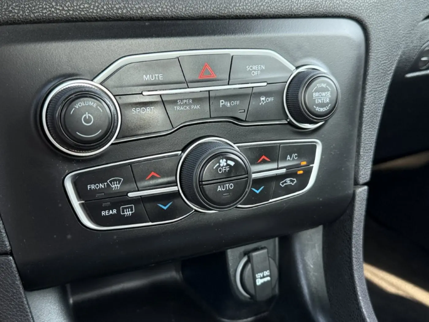 2020 Dodge Charger - $27,996