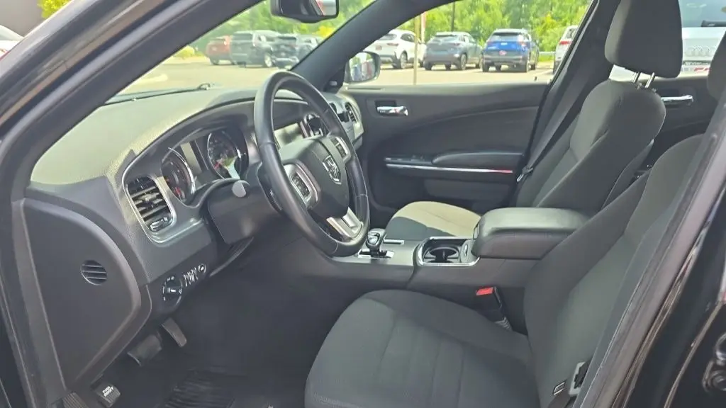 2013 Dodge Charger SXT