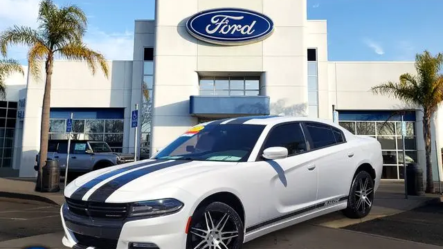 Preowned 2015 Dodge Charger SXT for Sale