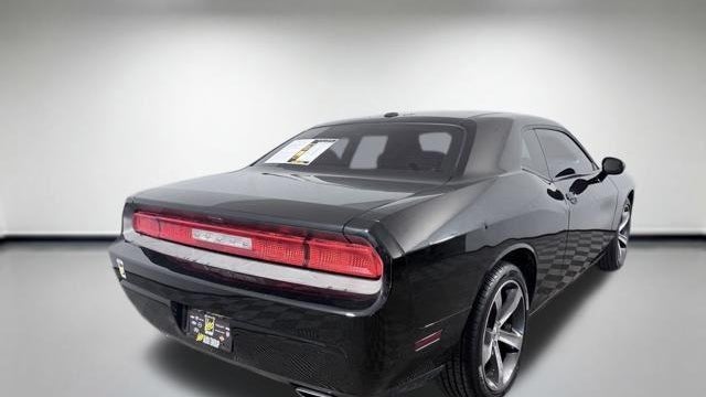 2013 Dodge Challenger SXT