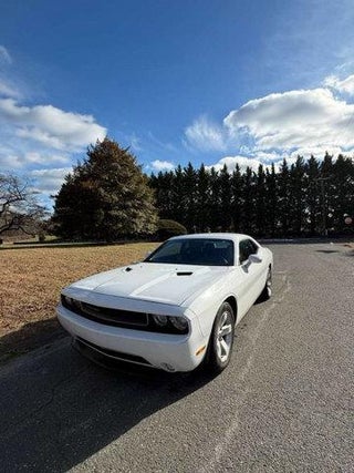 2014 Dodge Challenger with Bright White Clearcoat Exterior