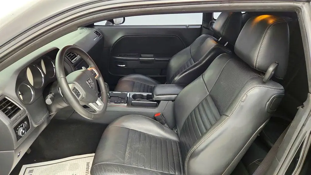 2013 Dodge Challenger SXT