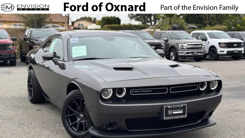 Preowned 2017 Dodge Challenger SXT for Sale