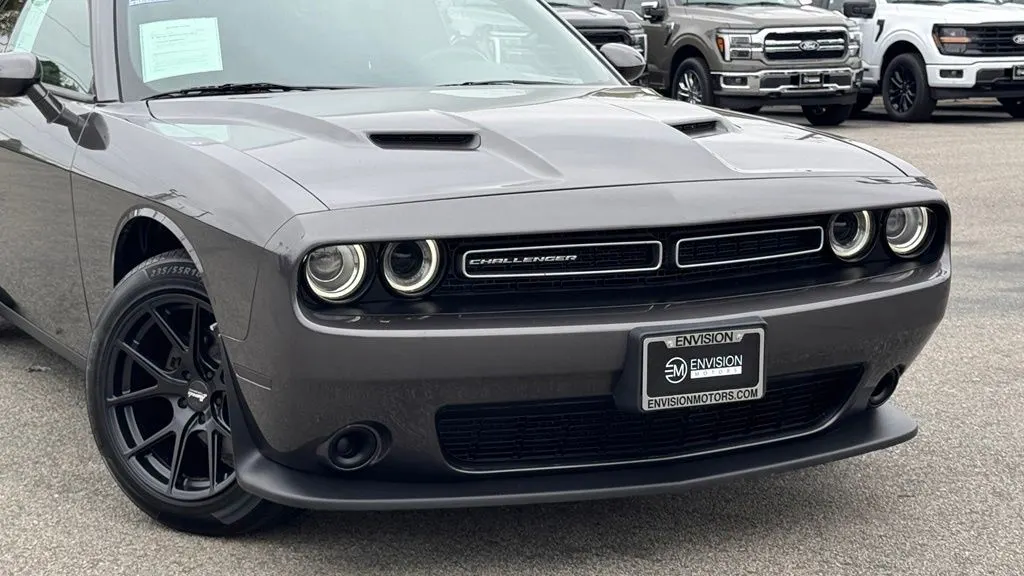 2017 Dodge Challenger SXT