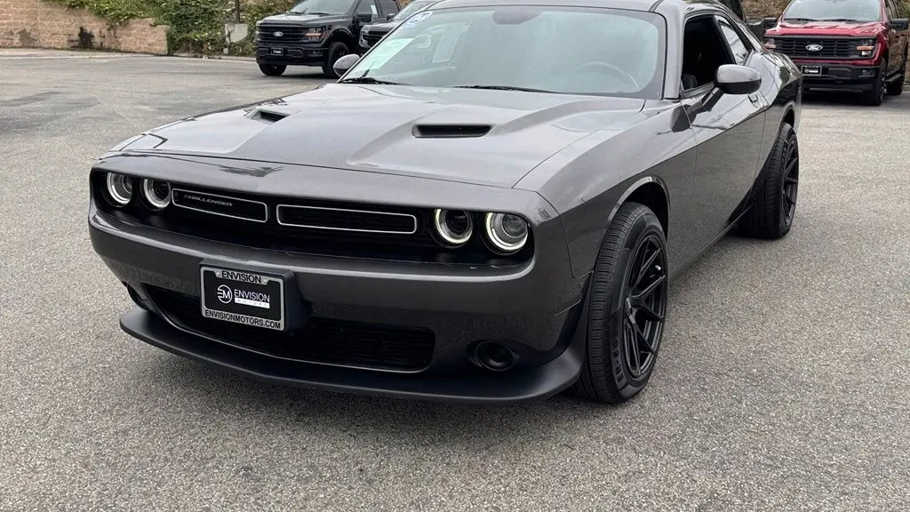 2017 Dodge Challenger SXT