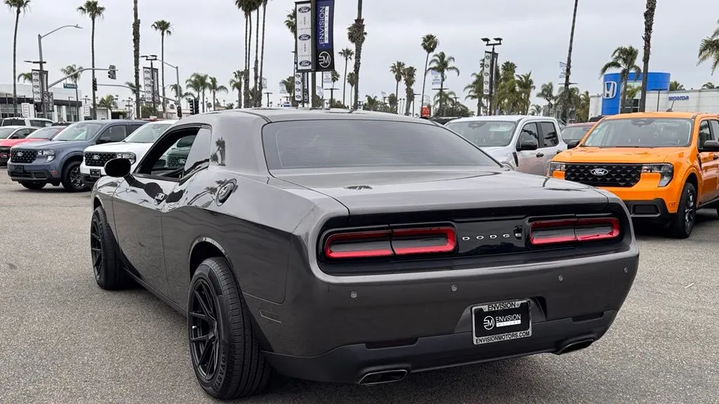2017 Dodge Challenger SXT