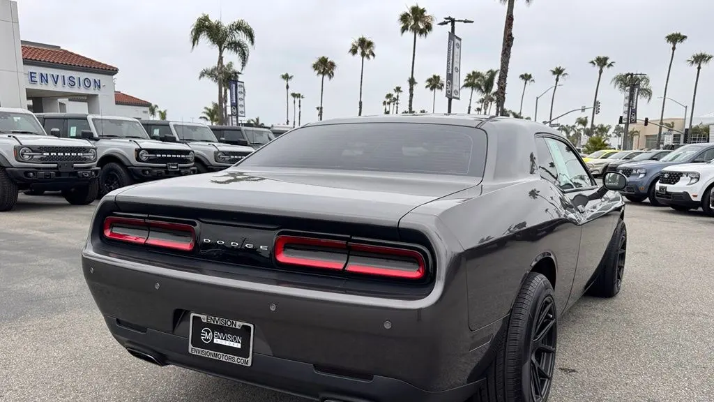 2017 Dodge Challenger SXT