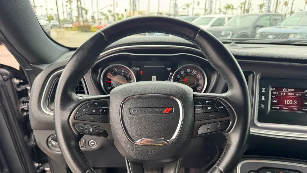 2017 Dodge Challenger SXT