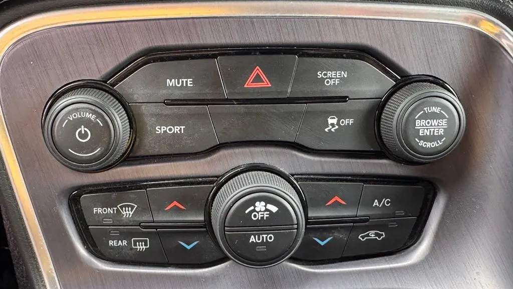 2017 Dodge Challenger SXT