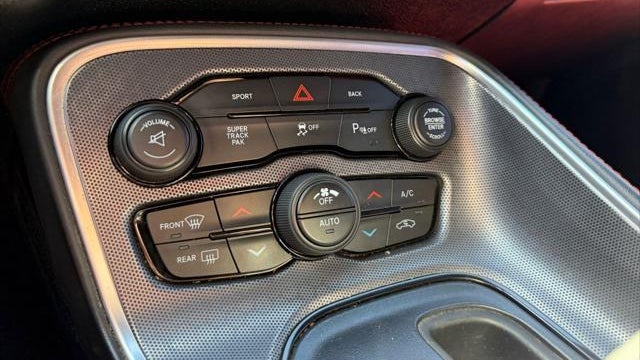 2015 Dodge Challenger SXT Plus