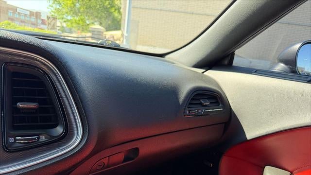 2015 Dodge Challenger SXT Plus