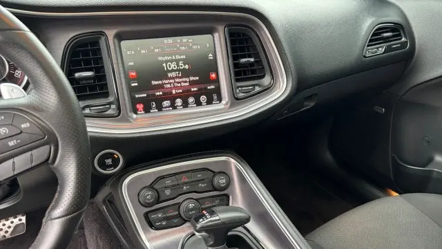 2016 Dodge Challenger R/T Shaker