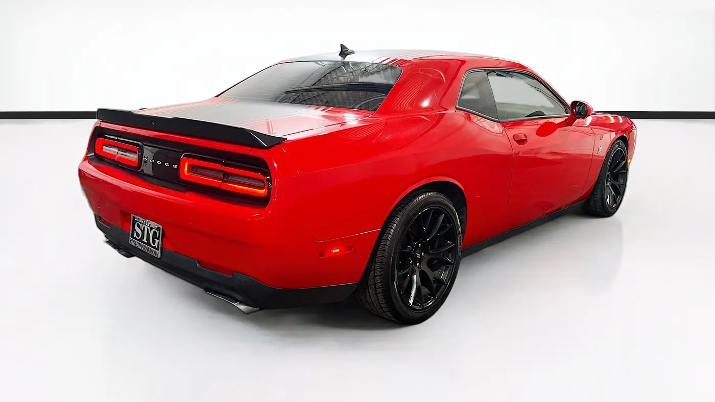 2018 Dodge Challenger 392 HEMI Scat Pack Shaker