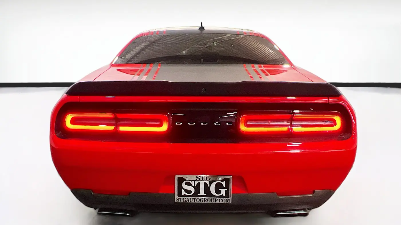 2018 Dodge Challenger 392 HEMI Scat Pack Shaker