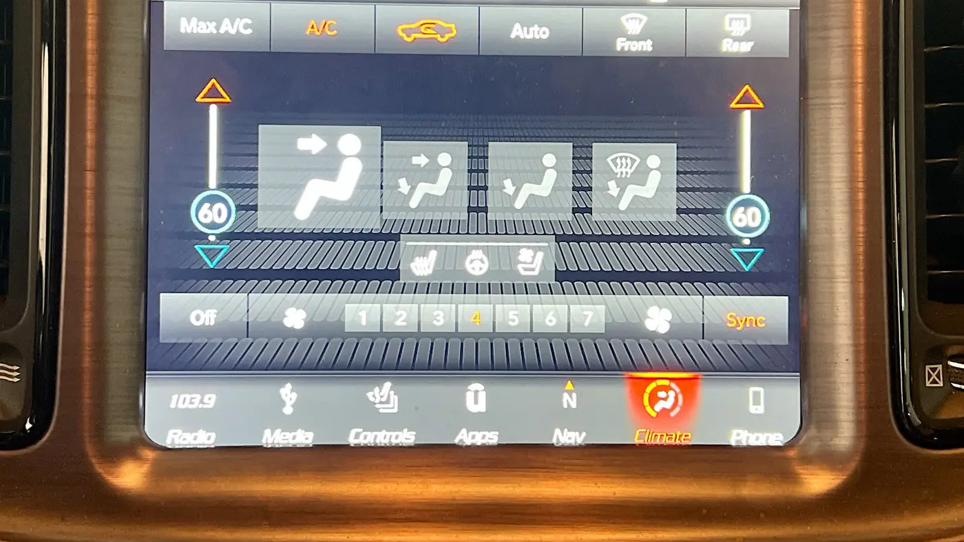 2018 Dodge Challenger 392 HEMI Scat Pack Shaker