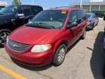 2003 Town and Country Thumbnail 2